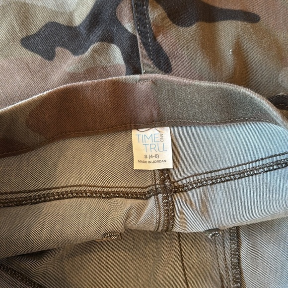Time and Tru Camo Jeggings Size Small EUC - Picture 6 of 7